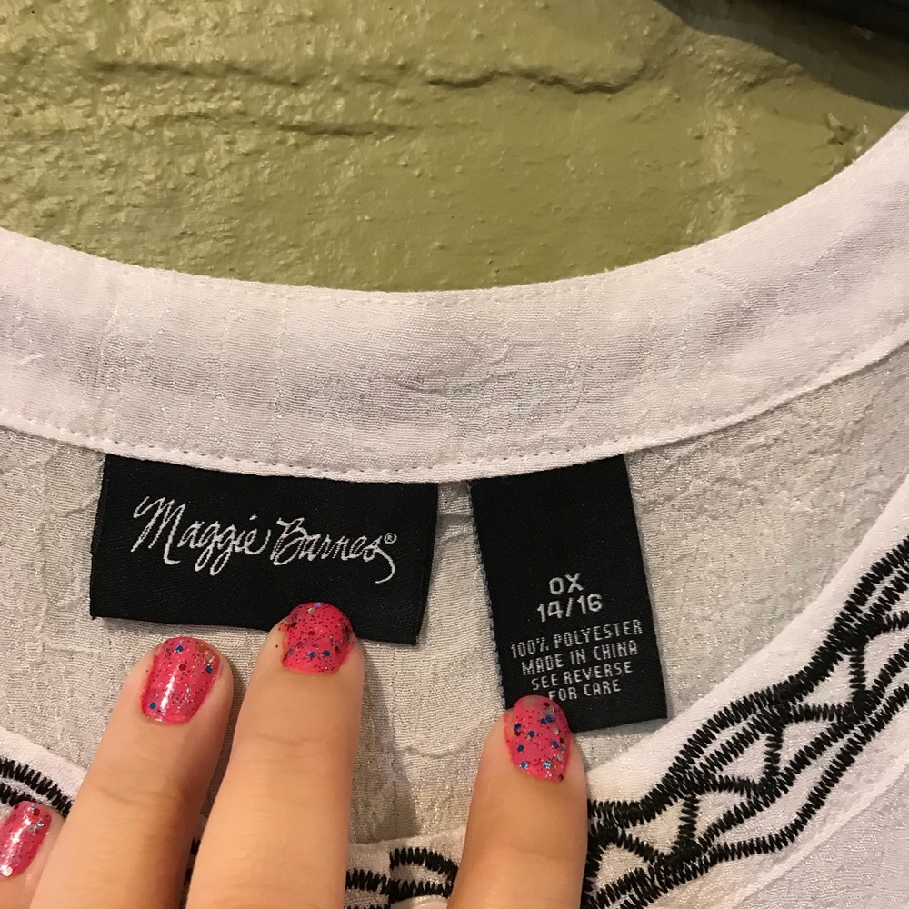Maggie Barnes White Top - Picture 5 of 6